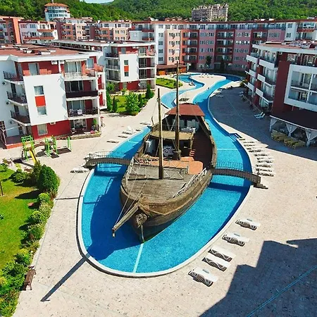 Apartment Beachfront With Sea Views *